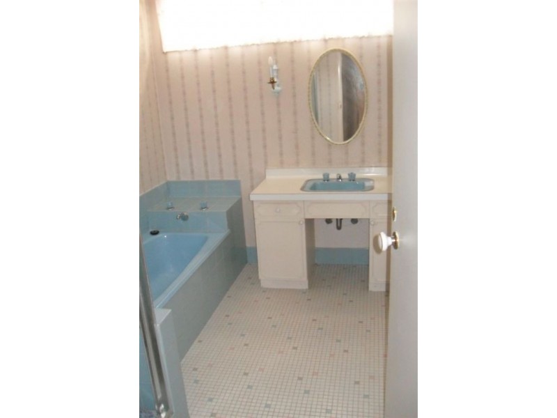 1 Trenton Avenue, Glen Waverley VIC 3150