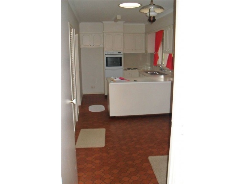 1 Trenton Avenue, Glen Waverley VIC 3150