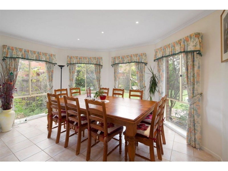 54 Medina Road, Glen Waverley VIC 3150