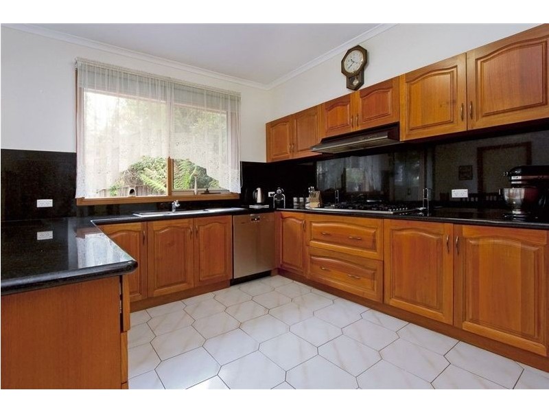 5 Redfield Court, Wheelers Hill VIC 3150