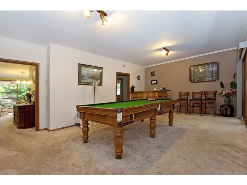 5 Redfield Court, Wheelers Hill VIC 3150