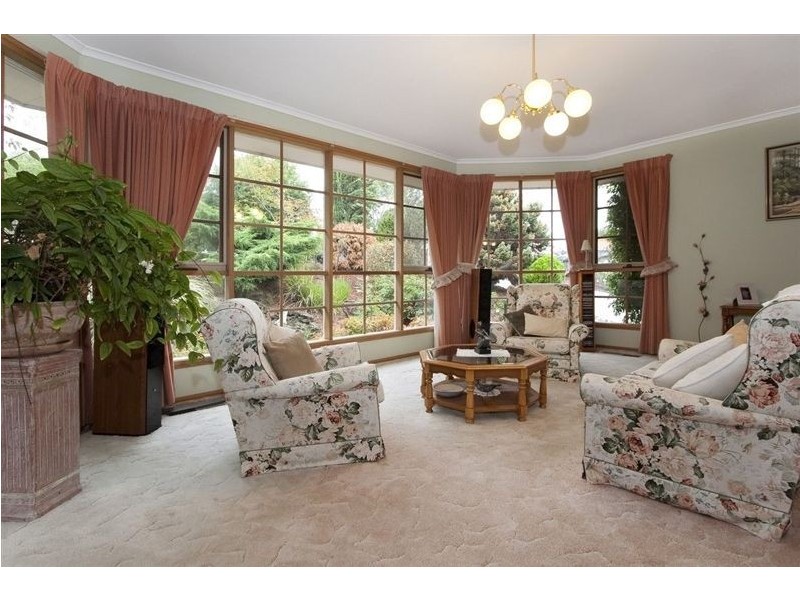 5 Redfield Court, Wheelers Hill VIC 3150