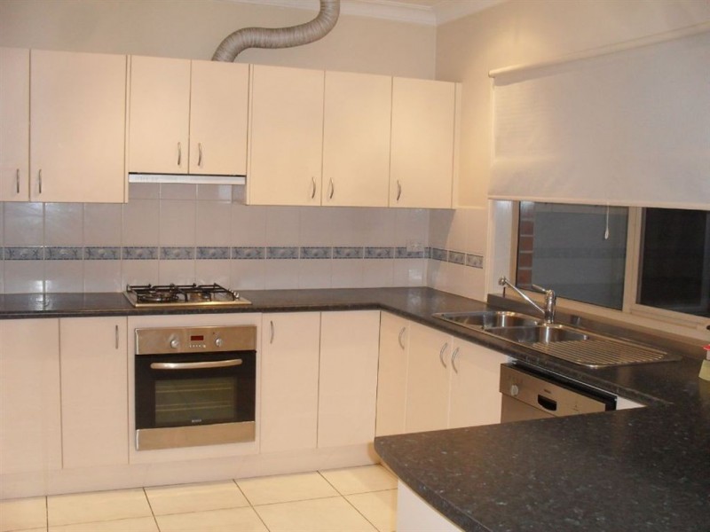 1/28 Hinkler Road, Glen Waverley VIC 3150