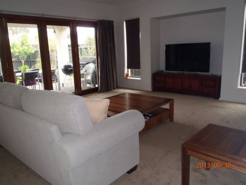 3 Artesian Place, Waterways VIC 3195