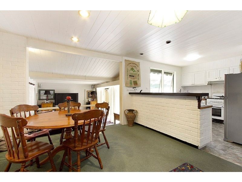 5 Mackintosh Road, Wheelers Hill VIC 3150