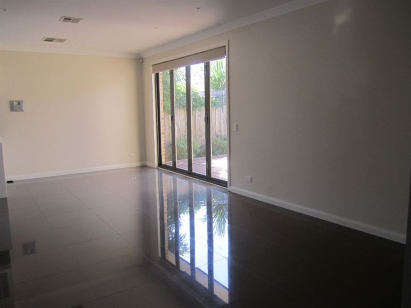 1/11 Charlton Street, Mount Waverley VIC 3149