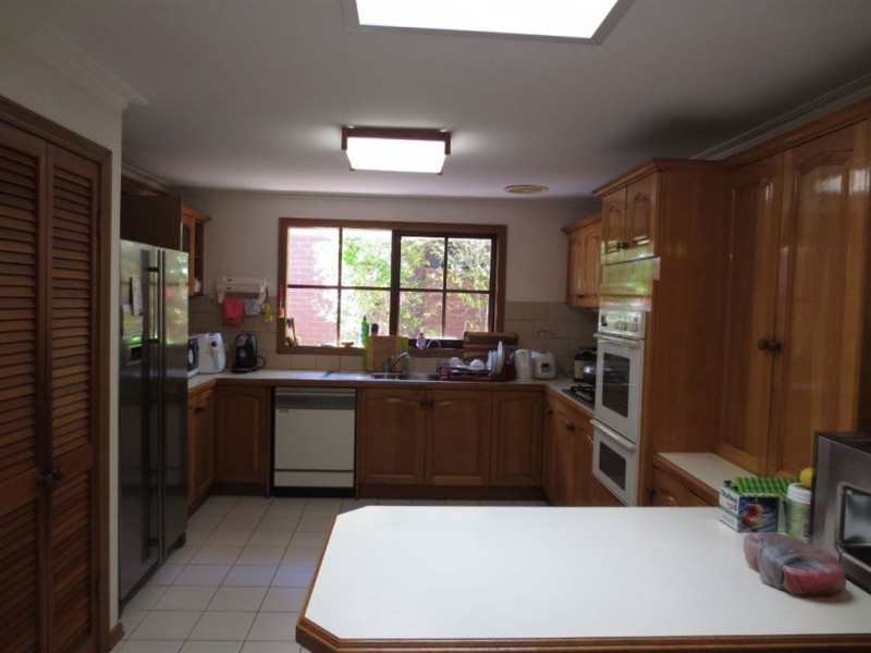 32 Remington Drive, Glen Waverley VIC 3150