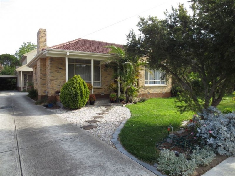 1/4 Monterey Avenue, Glen Waverley VIC 3150