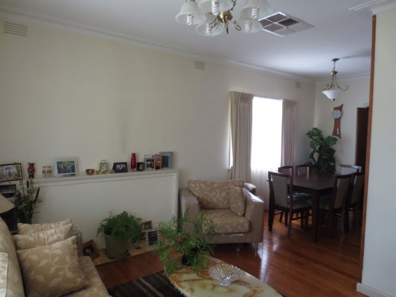 1/4 Monterey Avenue, Glen Waverley VIC 3150