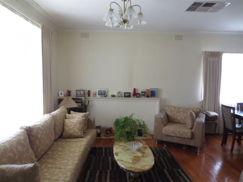 1/4 Monterey Avenue, Glen Waverley VIC 3150