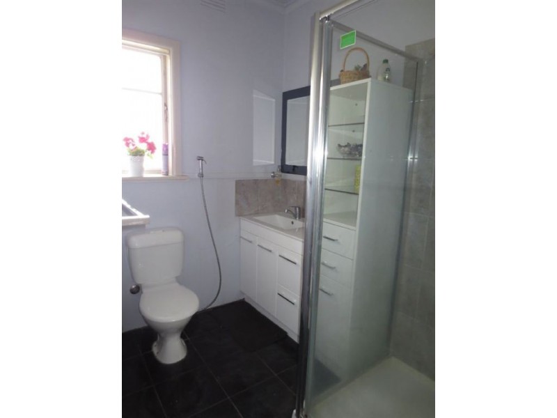 1/4 Monterey Avenue, Glen Waverley VIC 3150