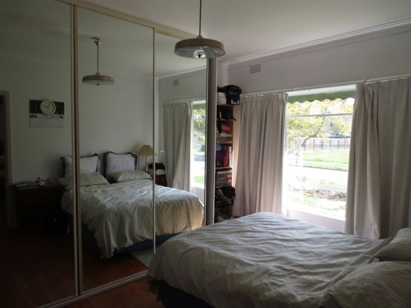 1/4 Monterey Avenue, Glen Waverley VIC 3150