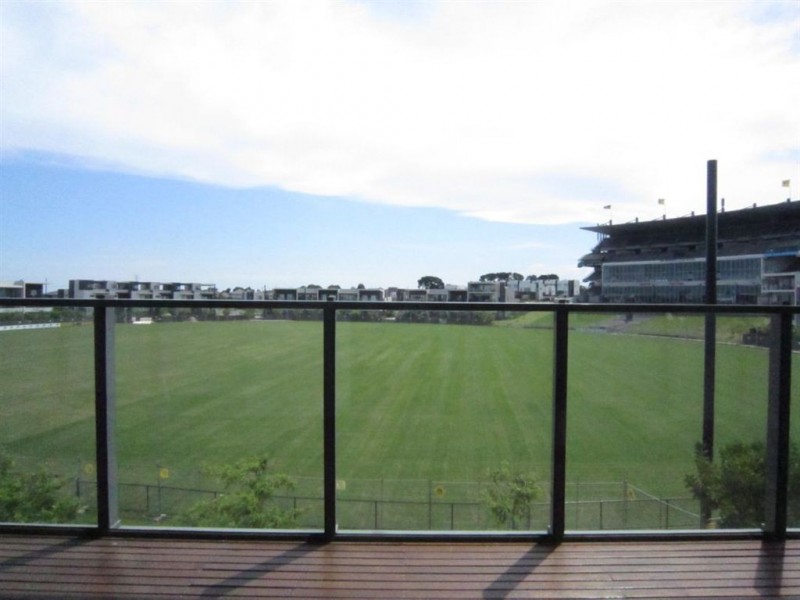 52 Waverley Park Drive, Mulgrave VIC 3170