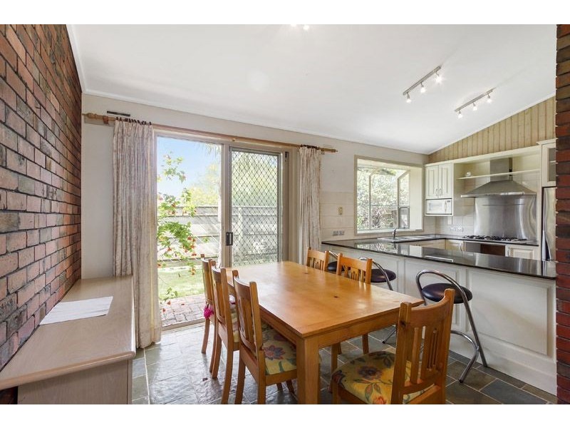 1 Banksia Court, Wheelers Hill VIC 3150