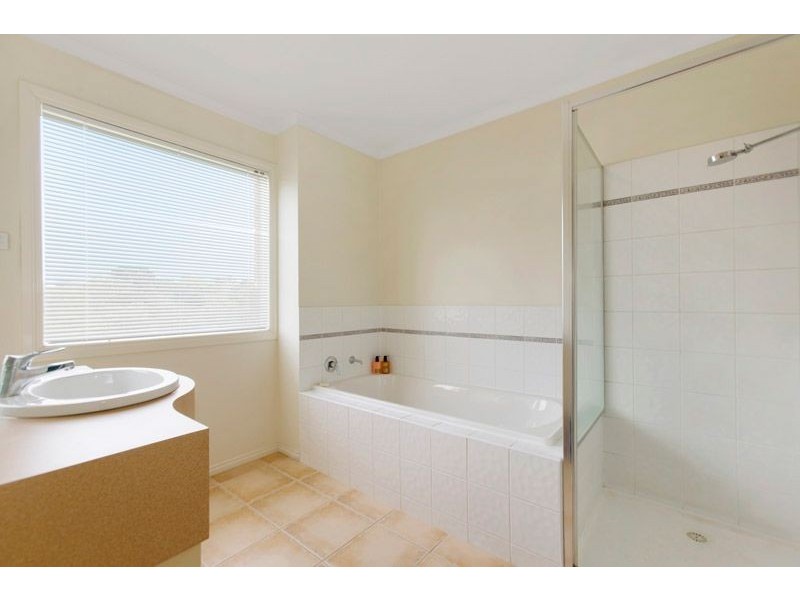 15/18 Tulloch Grove, Glen Waverley VIC 3150