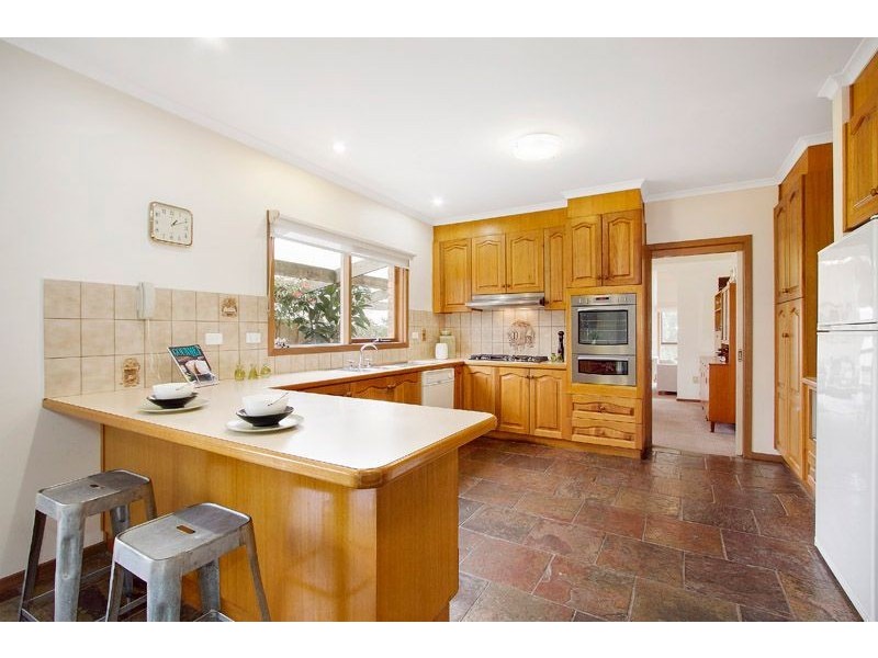 10 Miriam Close, Wheelers Hill VIC 3150