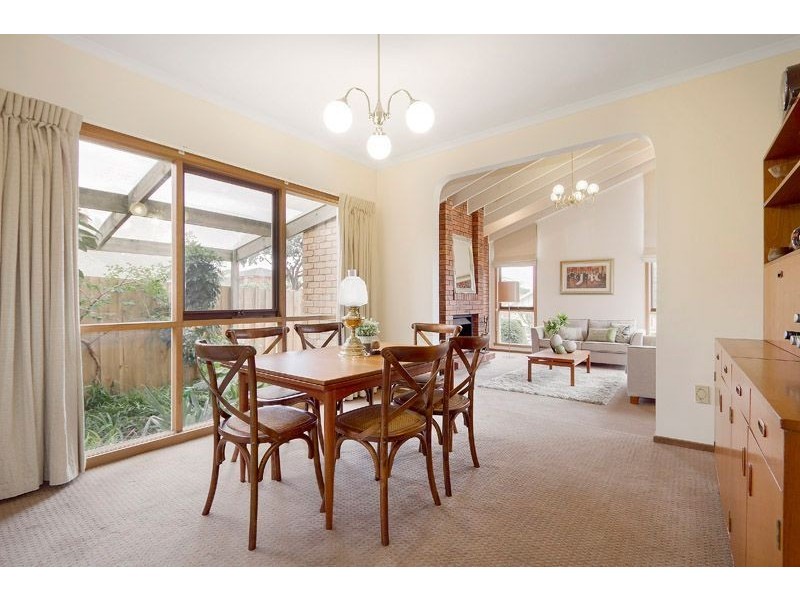 10 Miriam Close, Wheelers Hill VIC 3150