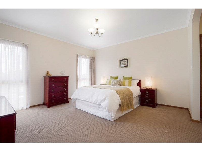 10 Miriam Close, Wheelers Hill VIC 3150