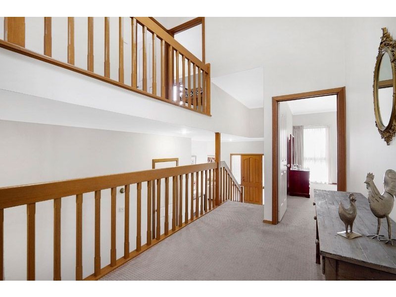 10 Miriam Close, Wheelers Hill VIC 3150