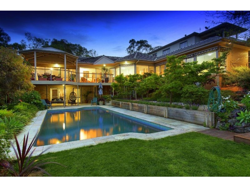 33 Mackintosh Road, Wheelers Hill VIC 3150