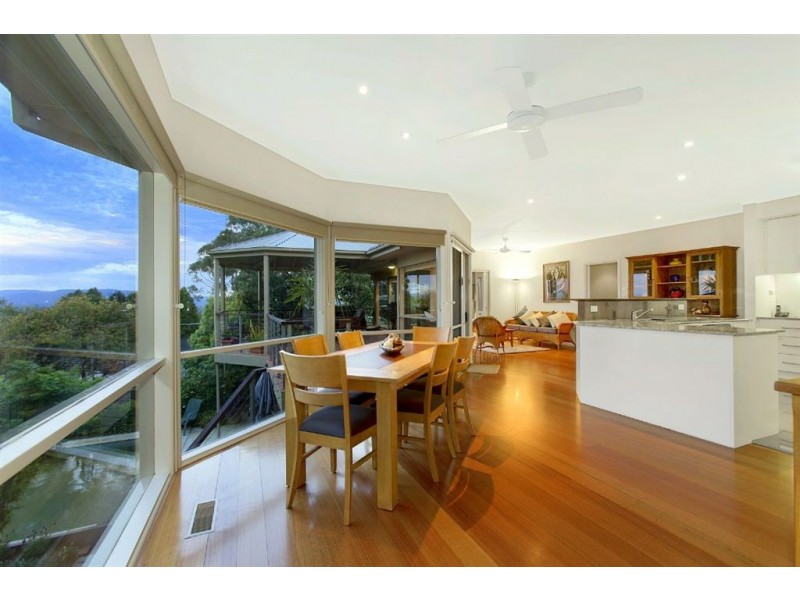 33 Mackintosh Road, Wheelers Hill VIC 3150