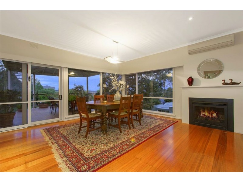 33 Mackintosh Road, Wheelers Hill VIC 3150