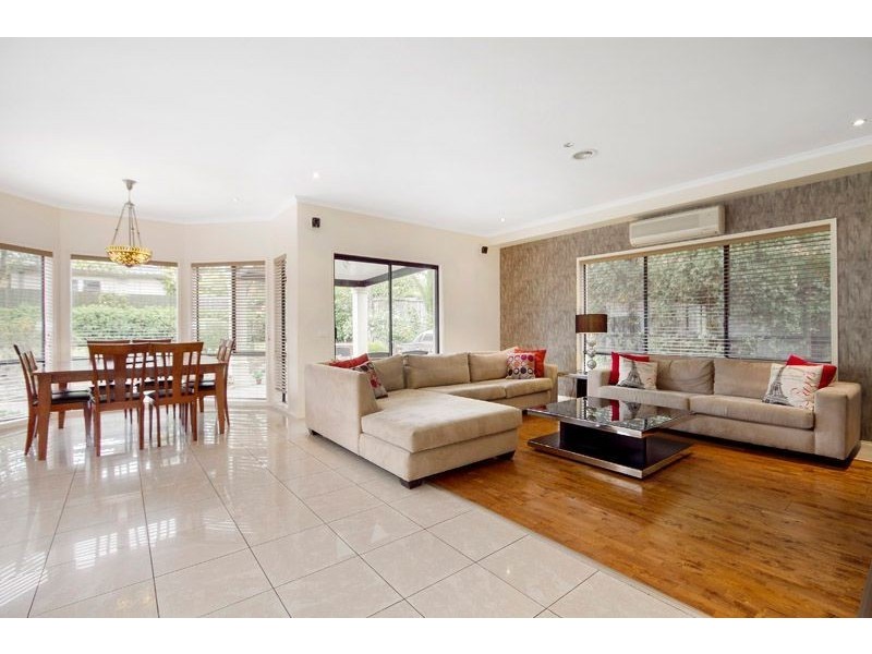 102 Herriotts Boulevard, Glen Waverley VIC 3150