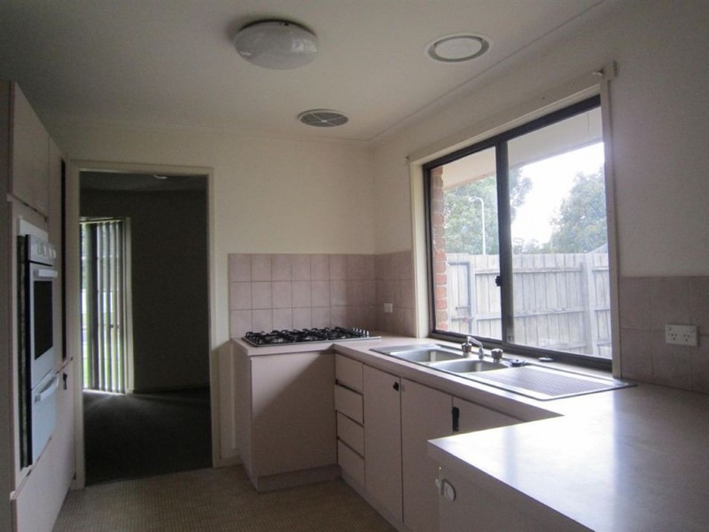 1 Julie Close, Wantirna South VIC 3152