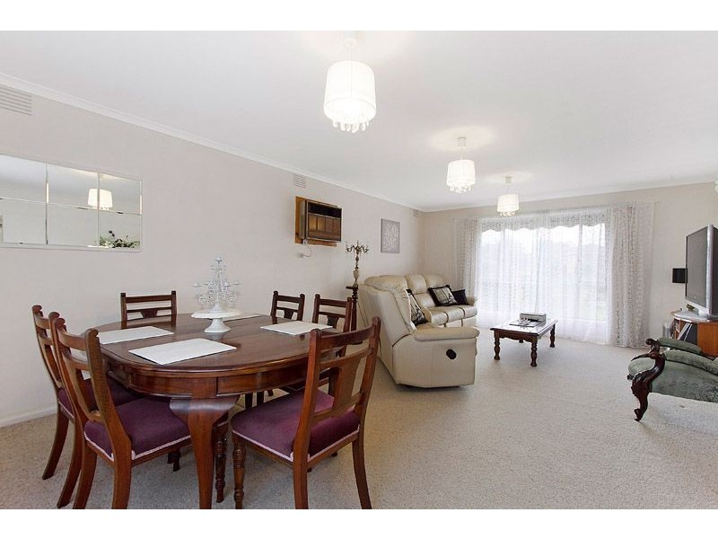 12 Angus Drive, Glen Waverley VIC 3150