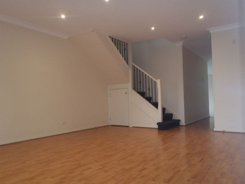 1/28 Hinkler Road, Glen Waverley VIC 3150