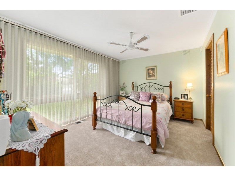 36 Huntingdon Drive, Wantirna South VIC 3152