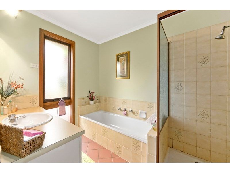 36 Huntingdon Drive, Wantirna South VIC 3152