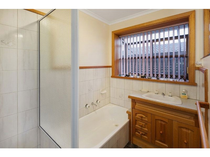 51 Galahad Crescent, Glen Waverley VIC 3150