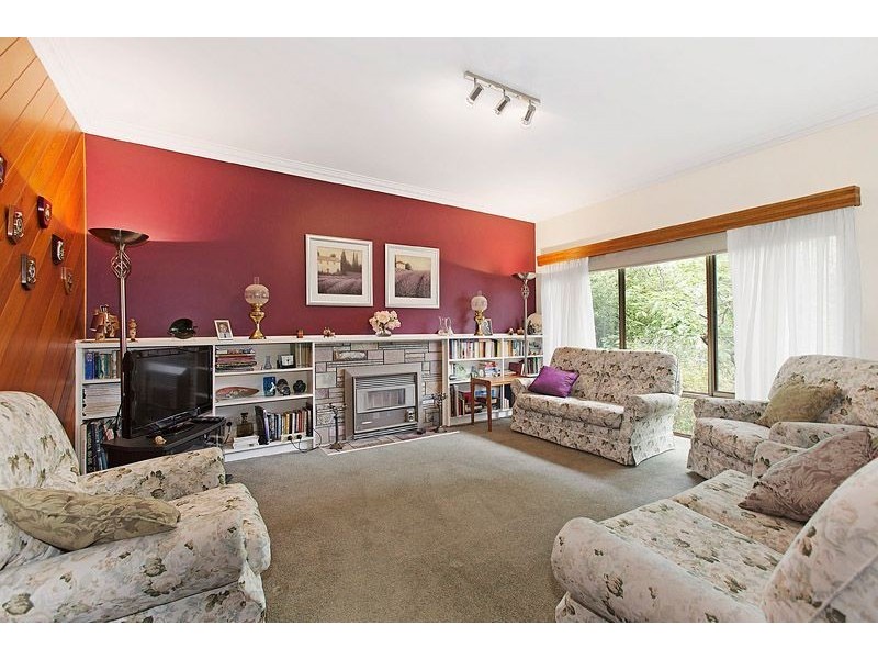 27 Rob Roy Street, Glen Waverley VIC 3150