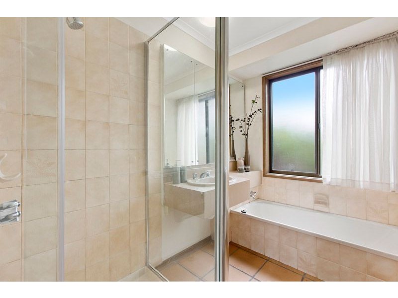 1 Carmen Court, Glen Waverley VIC 3150