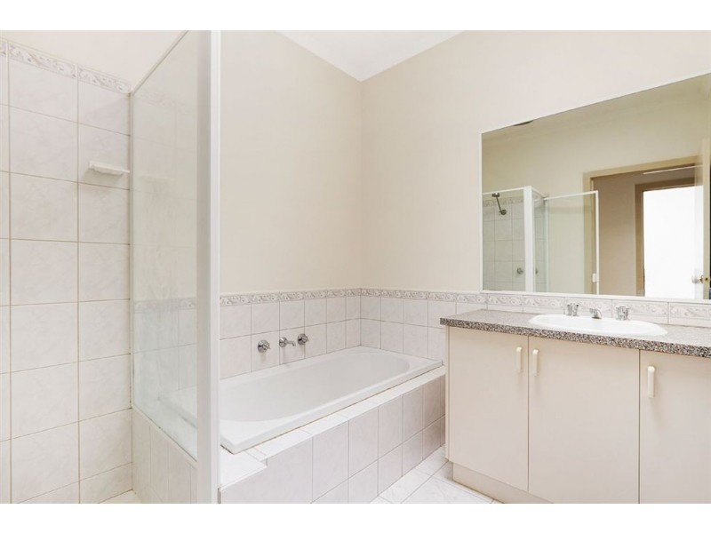 25 The Quadrangle, Glen Waverley VIC 3150