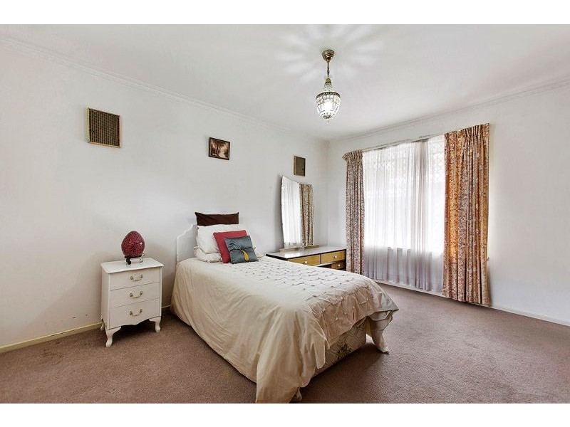 8 Academy Avenue, Wheelers Hill VIC 3150