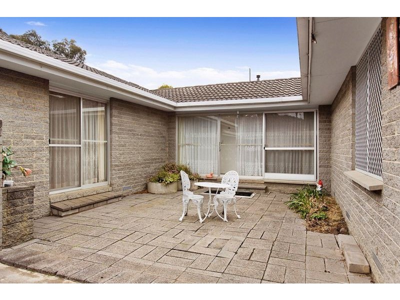 8 Academy Avenue, Wheelers Hill VIC 3150