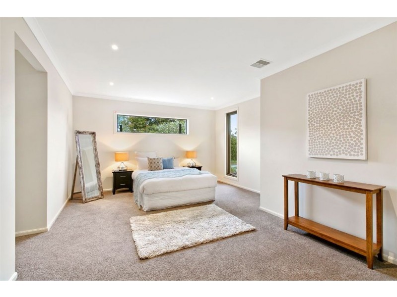 5 Summit Crescent, Glen Waverley VIC 3150