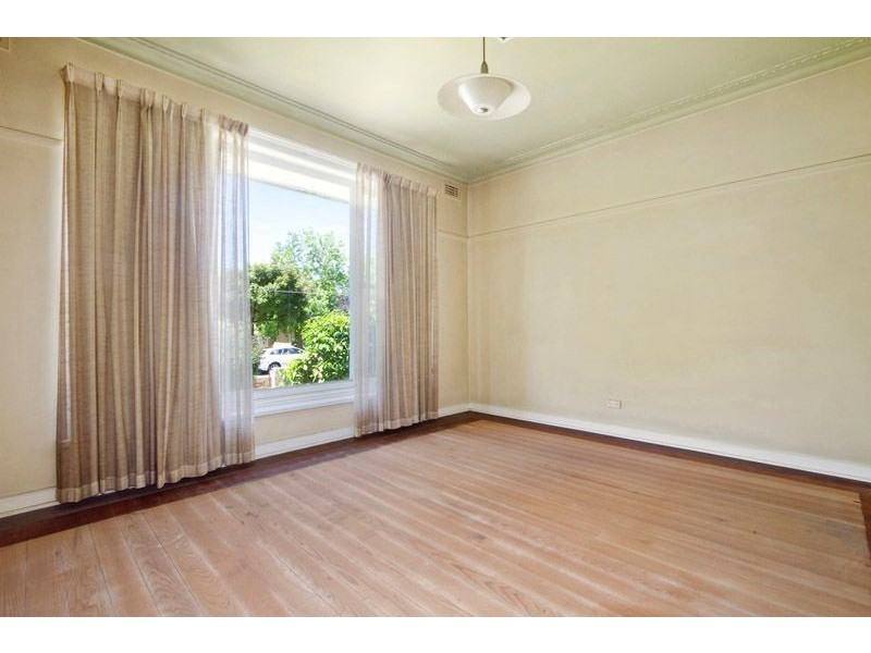 5 Hillview Avenue, Mount Waverley VIC 3149