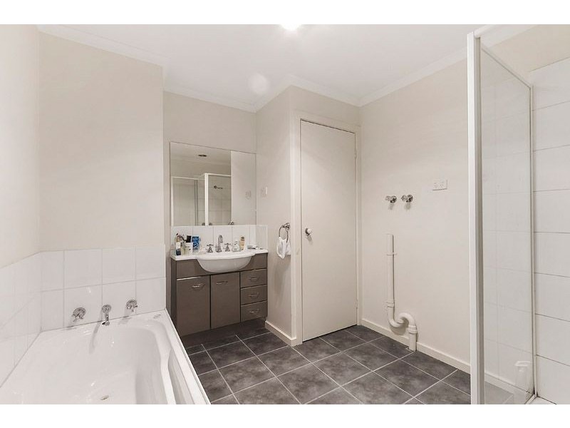 30/1 Eucalyptus Mews, Notting Hill VIC 3168