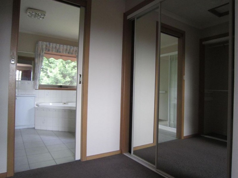 2 Heysen Court, Rowville VIC 3178