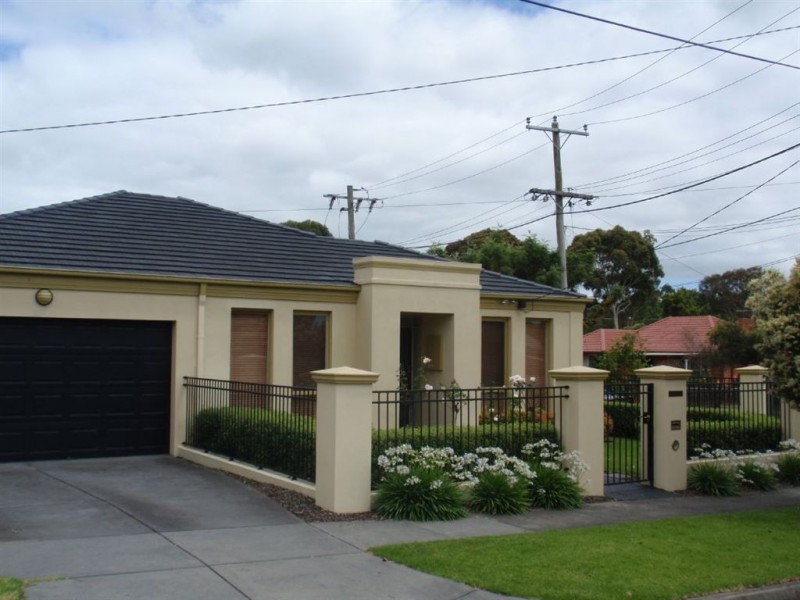 1 Kerrie Road, Glen Waverley VIC 3150