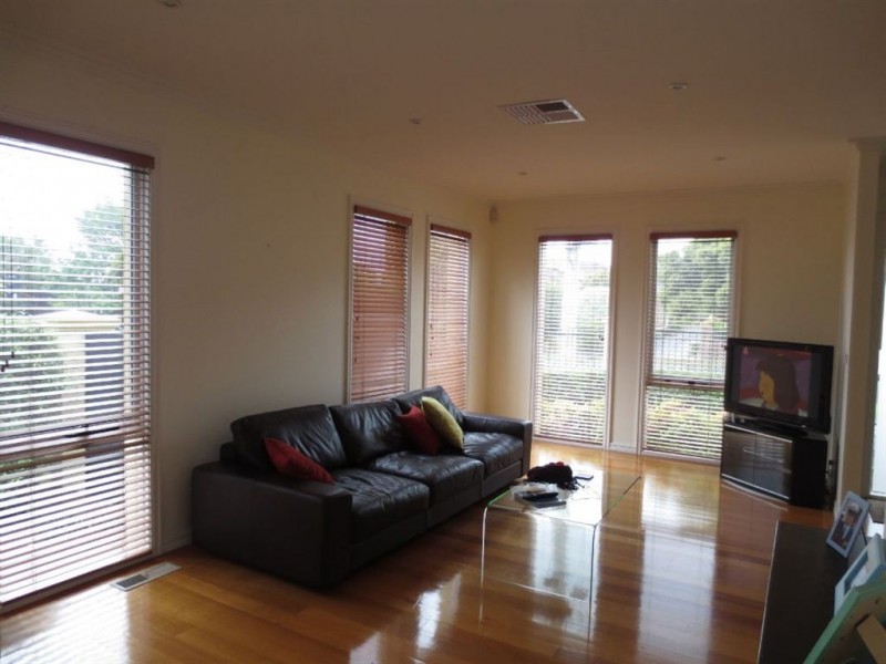 1 Kerrie Road, Glen Waverley VIC 3150