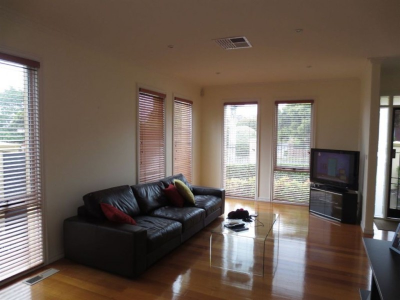 1 Kerrie Road, Glen Waverley VIC 3150