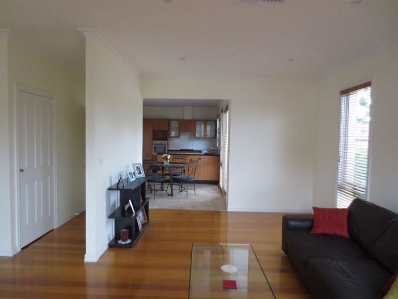 1 Kerrie Road, Glen Waverley VIC 3150