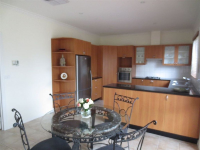 1 Kerrie Road, Glen Waverley VIC 3150