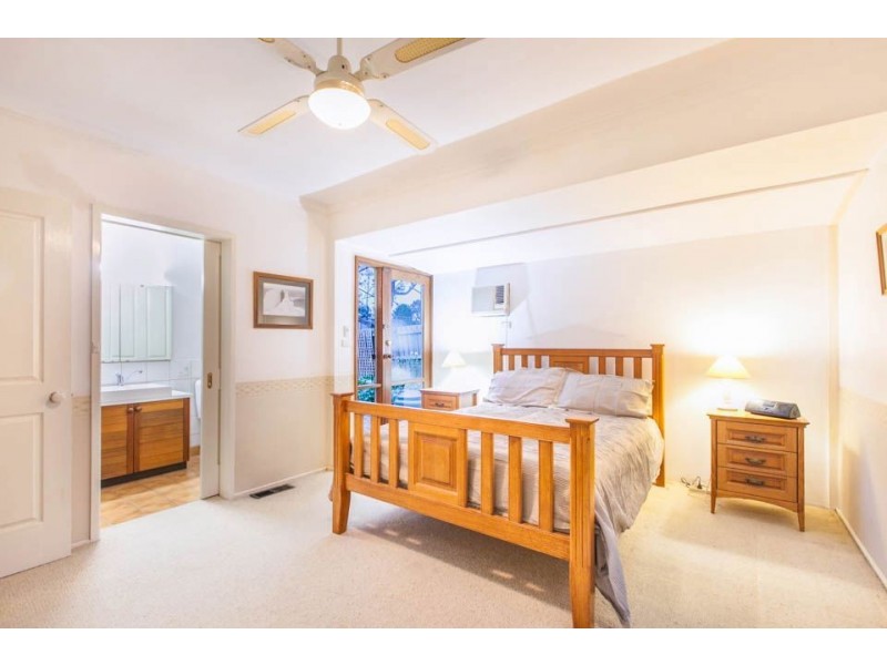 27 Threadbow Crescent, Wheelers Hill VIC 3150