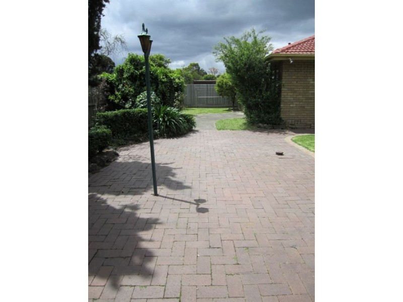 9 Squire Court, Glen Waverley VIC 3150