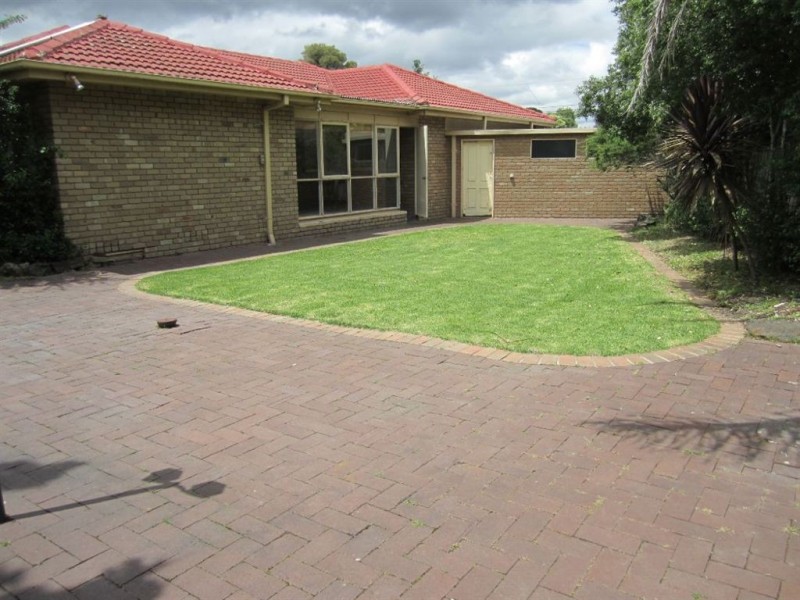 9 Squire Court, Glen Waverley VIC 3150